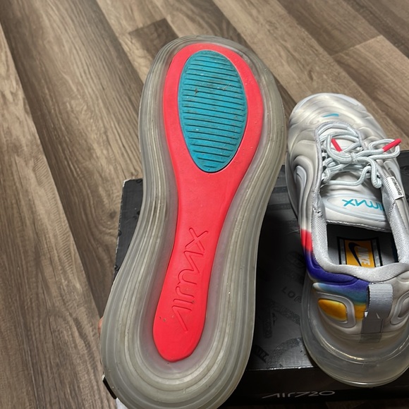 Nike Airmax 720 - Picture 4 of 5